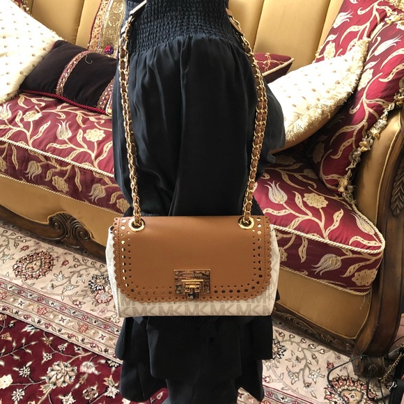 NWT - Picture 2 of 8